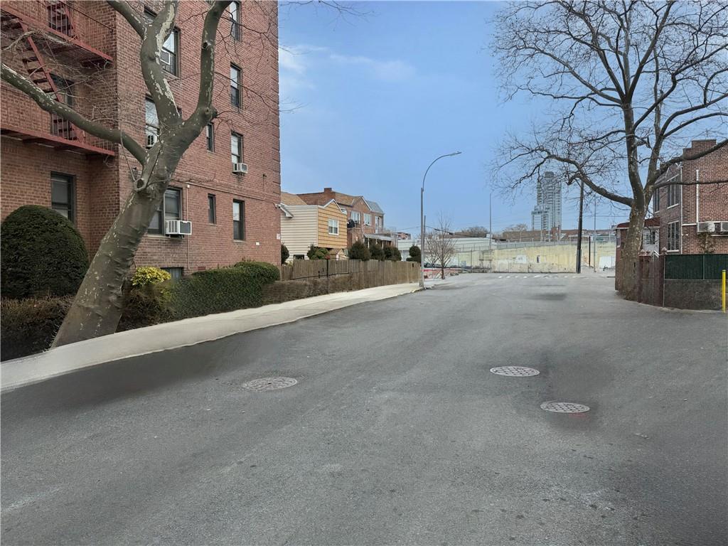 711 Montauk Court 2e Property Photo 18