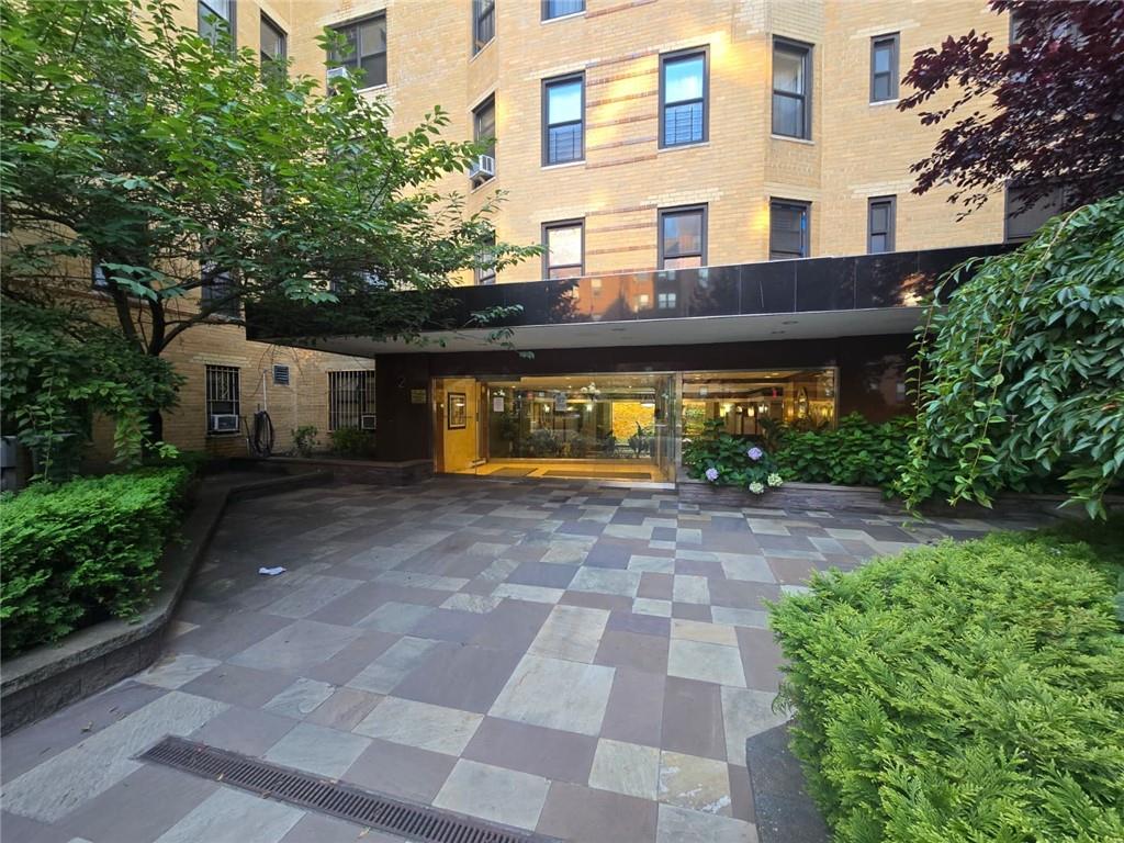 2 West End Avenue 6l Property Photo 2