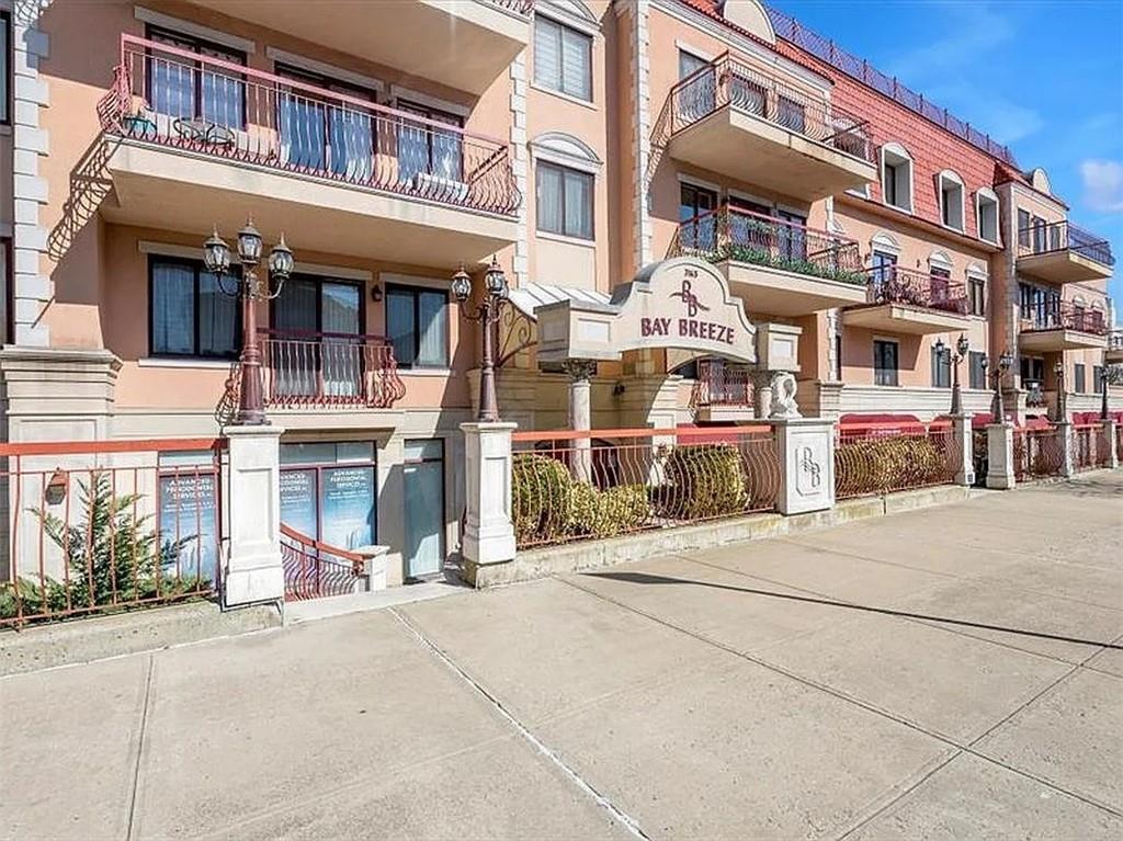 3165 Emmons Avenue 3i Property Photo 13