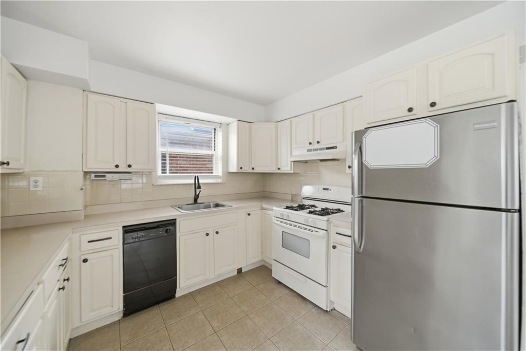 2369 West Street Property Photo 9