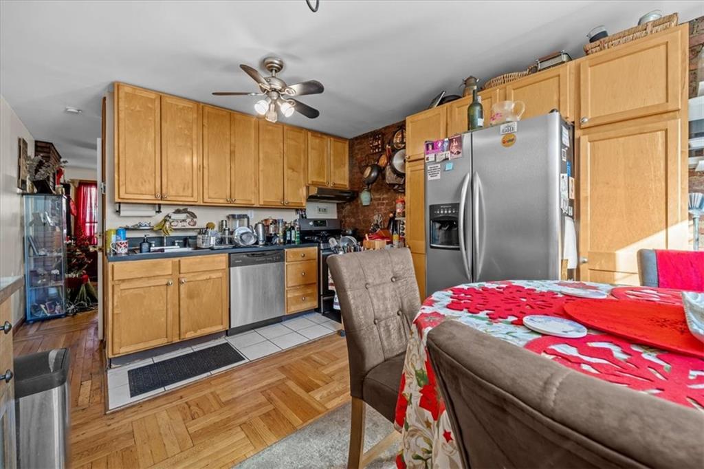 9315 Lafayette Walk Property Photo 7