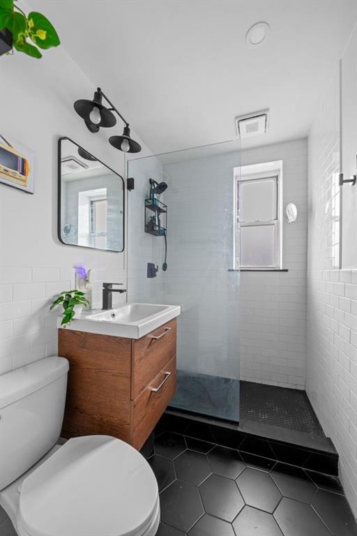 7520 Ridge Boulevard 2a Property Photo 11