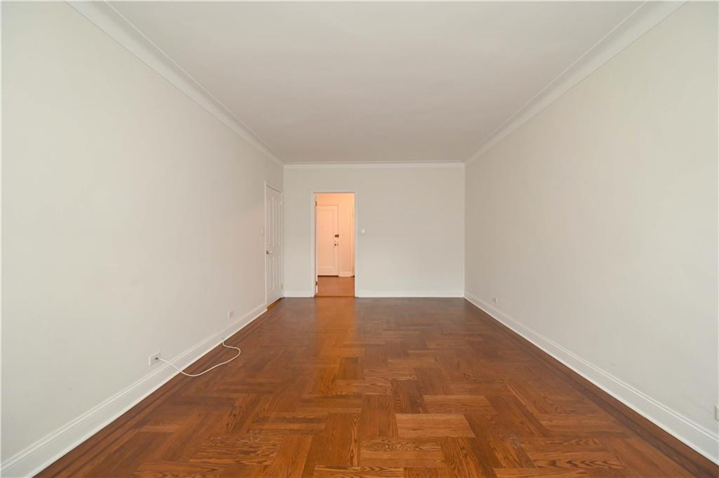 110 Shore Boulevard 5a Property Photo 7