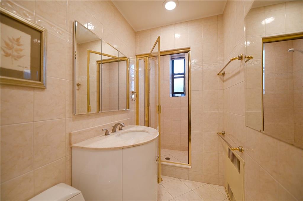 110 Shore Boulevard 5a Property Photo 9