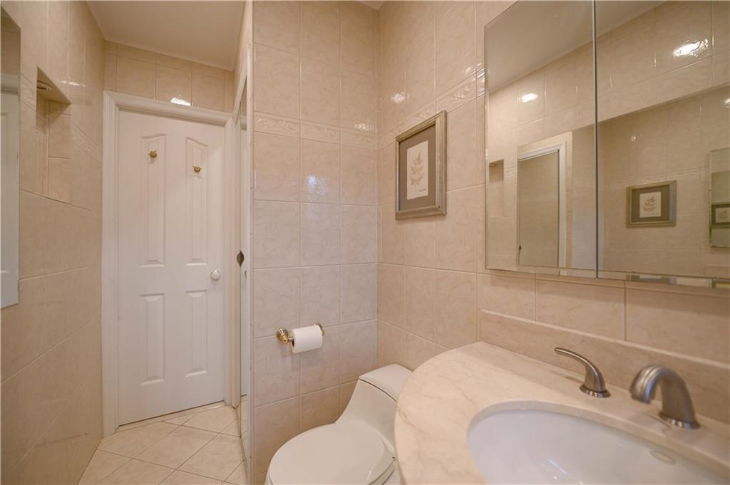 110 Shore Boulevard 5a Property Photo 11