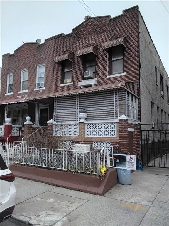 699 Bradford Street Property Photo 1