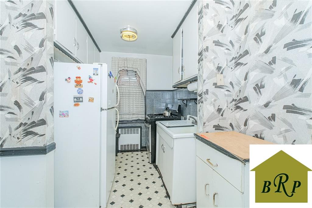 2271 Knapp Street 2a Property Photo 12