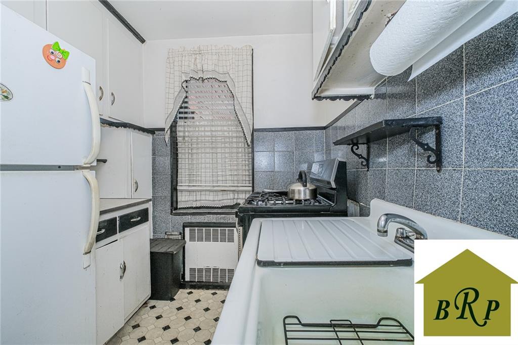2271 Knapp Street 2a Property Photo 15