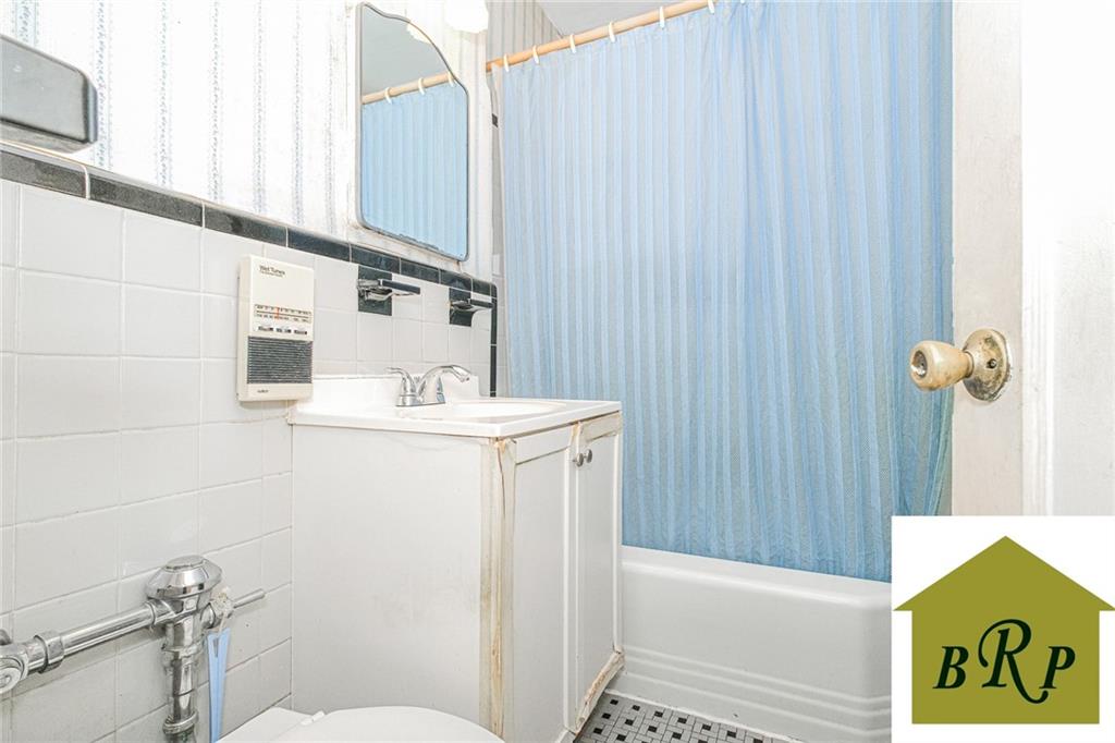 2271 Knapp Street 2a Property Photo 17