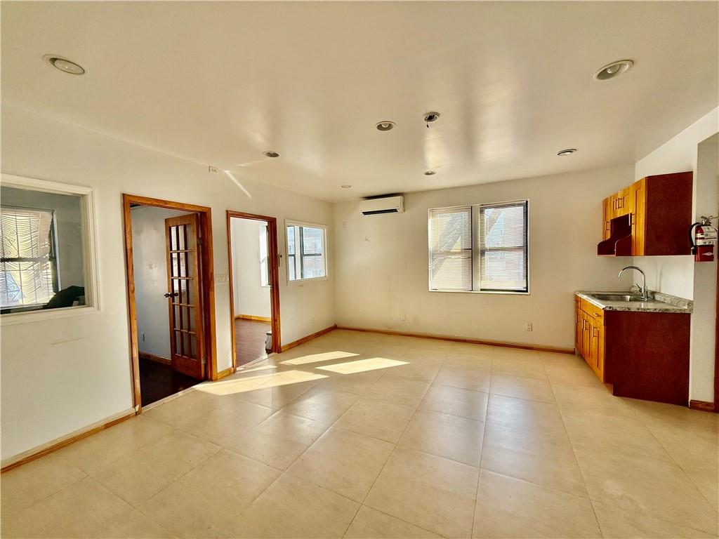 6923 18th Avenue 2R Property Photo 1