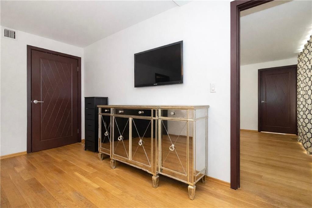 2747 East 26th Street 101 Property Photo 18