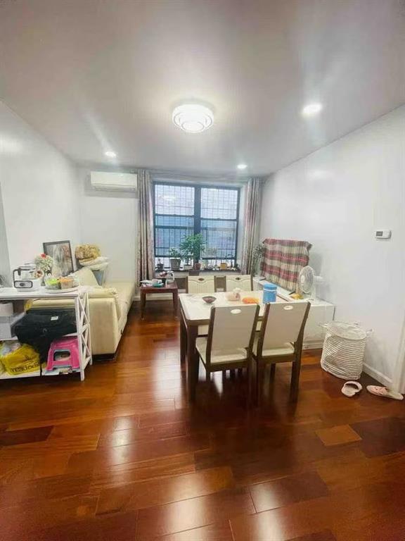 1653 West 7th Street 1F Property Photo 1