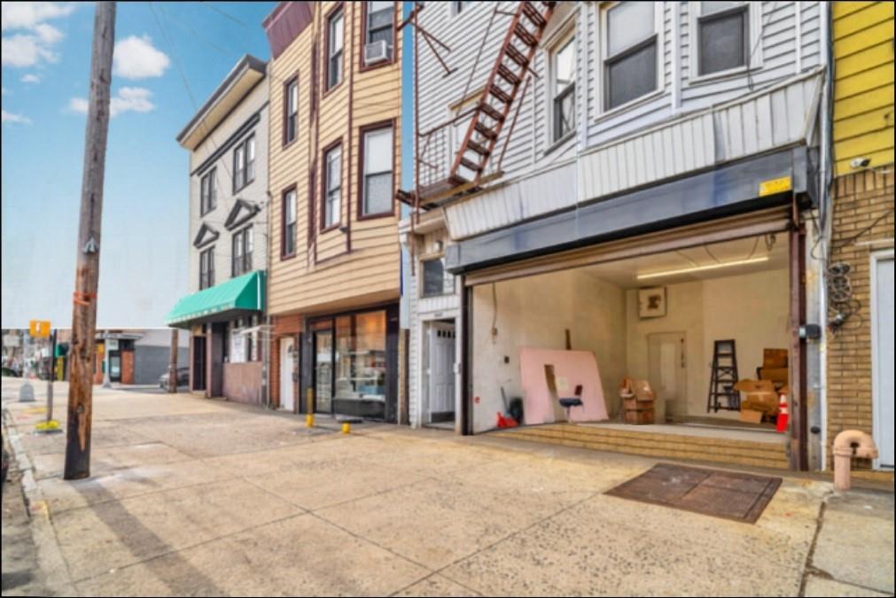 1640 Bath Avenue Property Photo 1