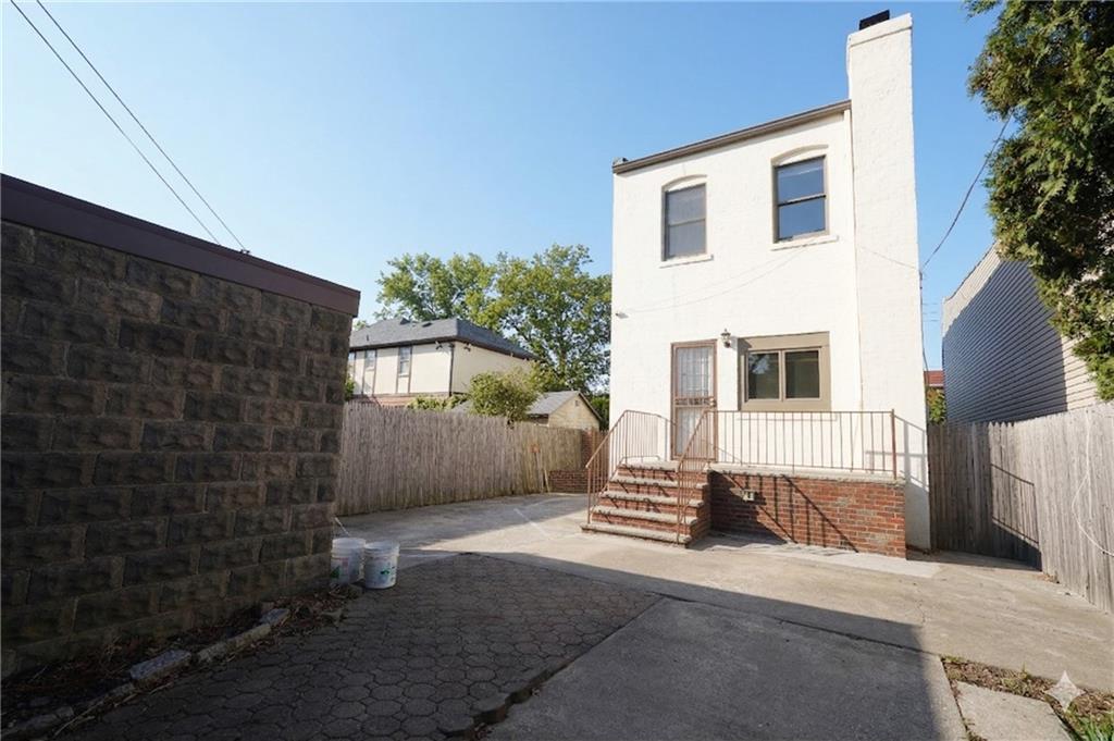 2071 East 35th Street Property Photo 22