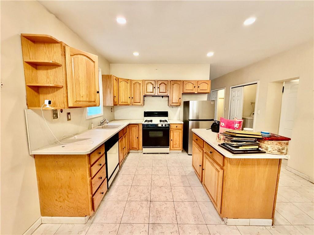 1737 71st Street Property Photo 2