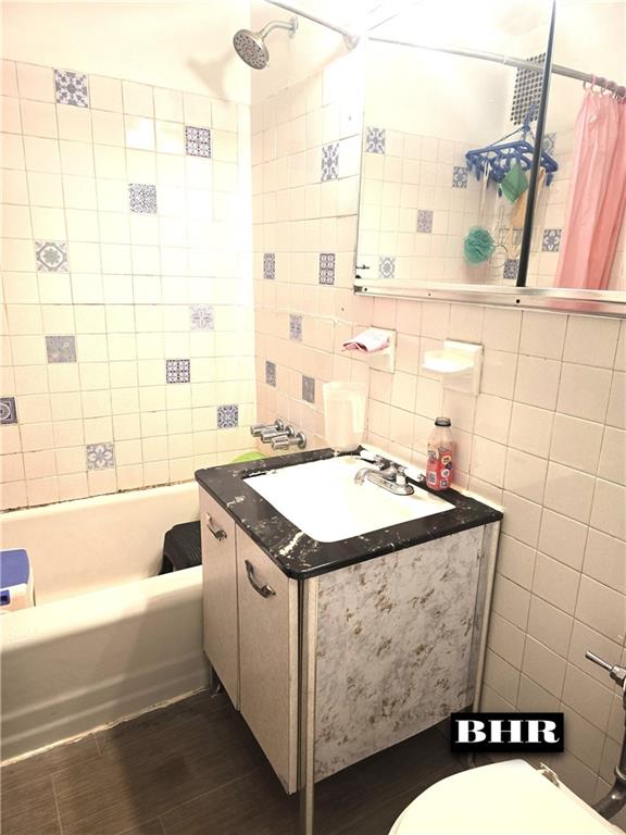 3080 Voorhies Avenue 6f Property Photo 5