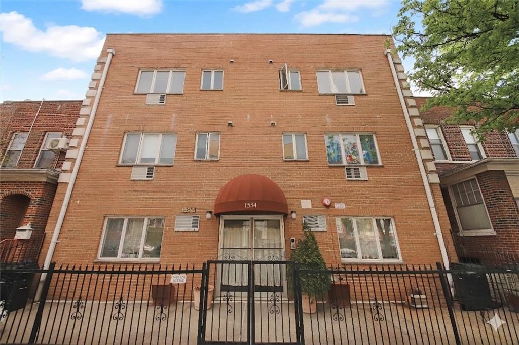 1534 West 7th Street 3B Property Photo 1