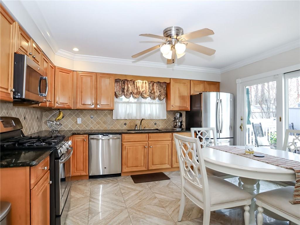 282 Billiou Street Property Photo 8