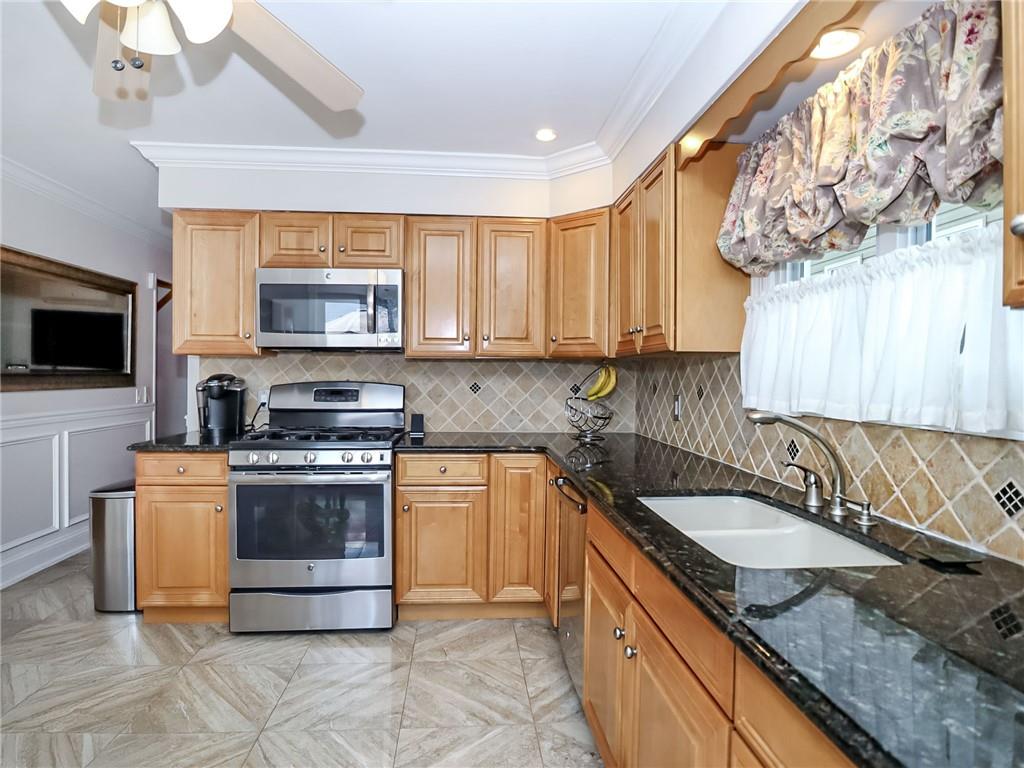 282 Billiou Street Property Photo 9