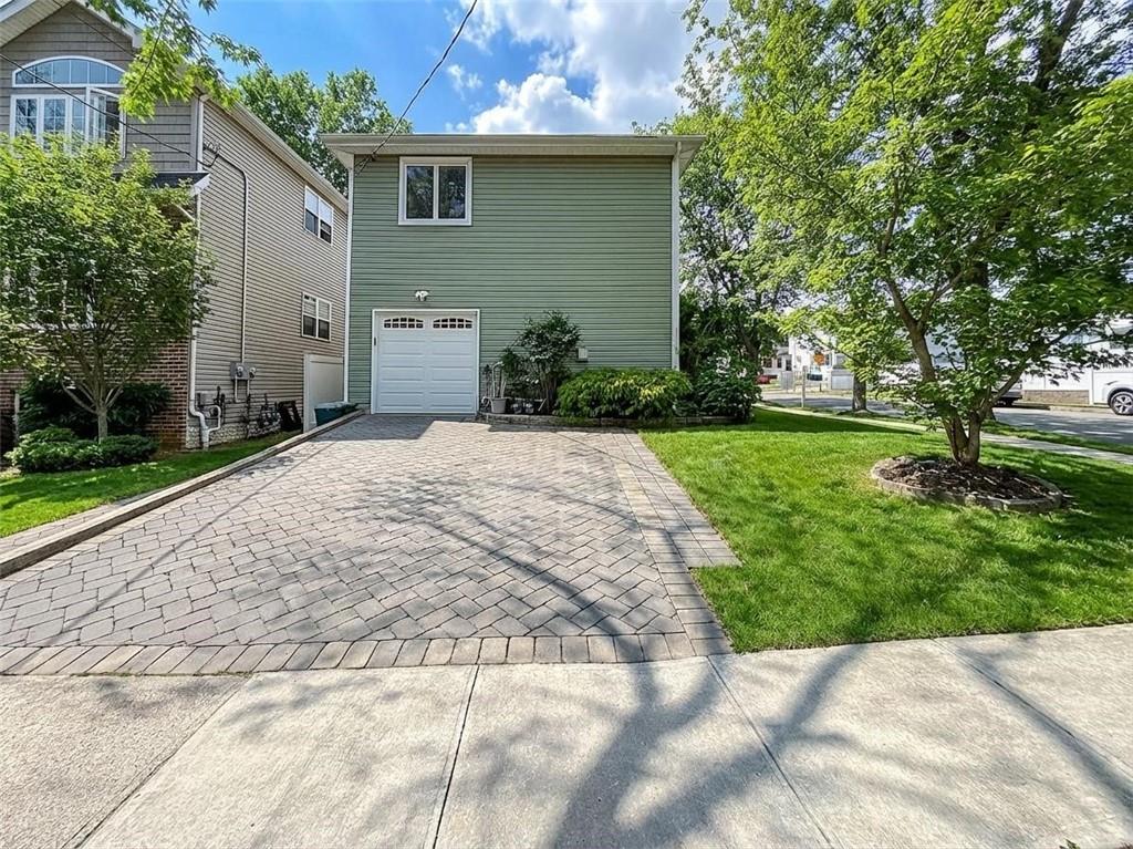 282 Billiou Street Property Photo 32