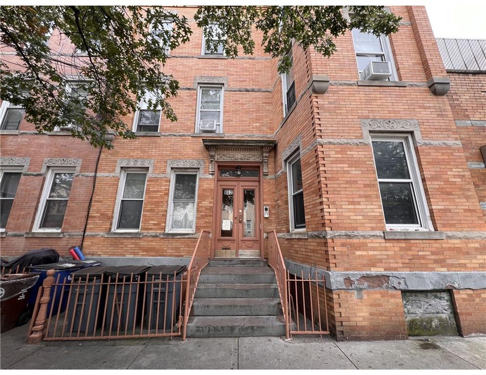 862 Woodward Avenue Property Photo 1