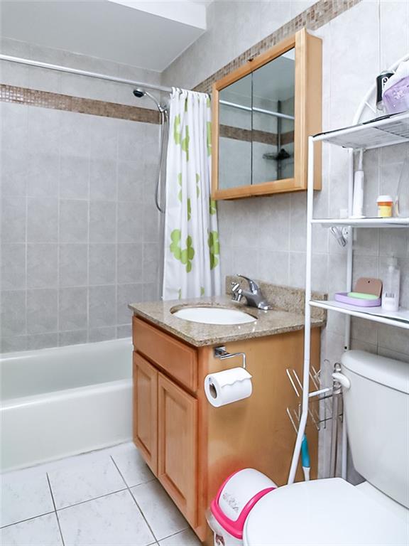 2536 East 1st Street 102 Property Photo 14