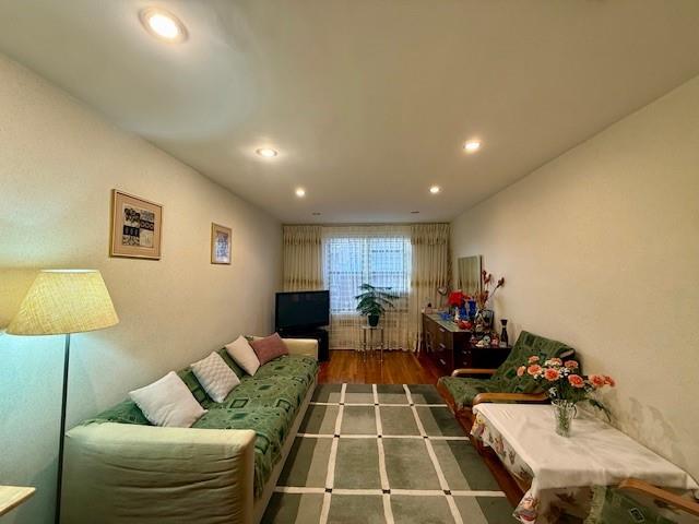 711 Montauk Court 2A Property Photo 1