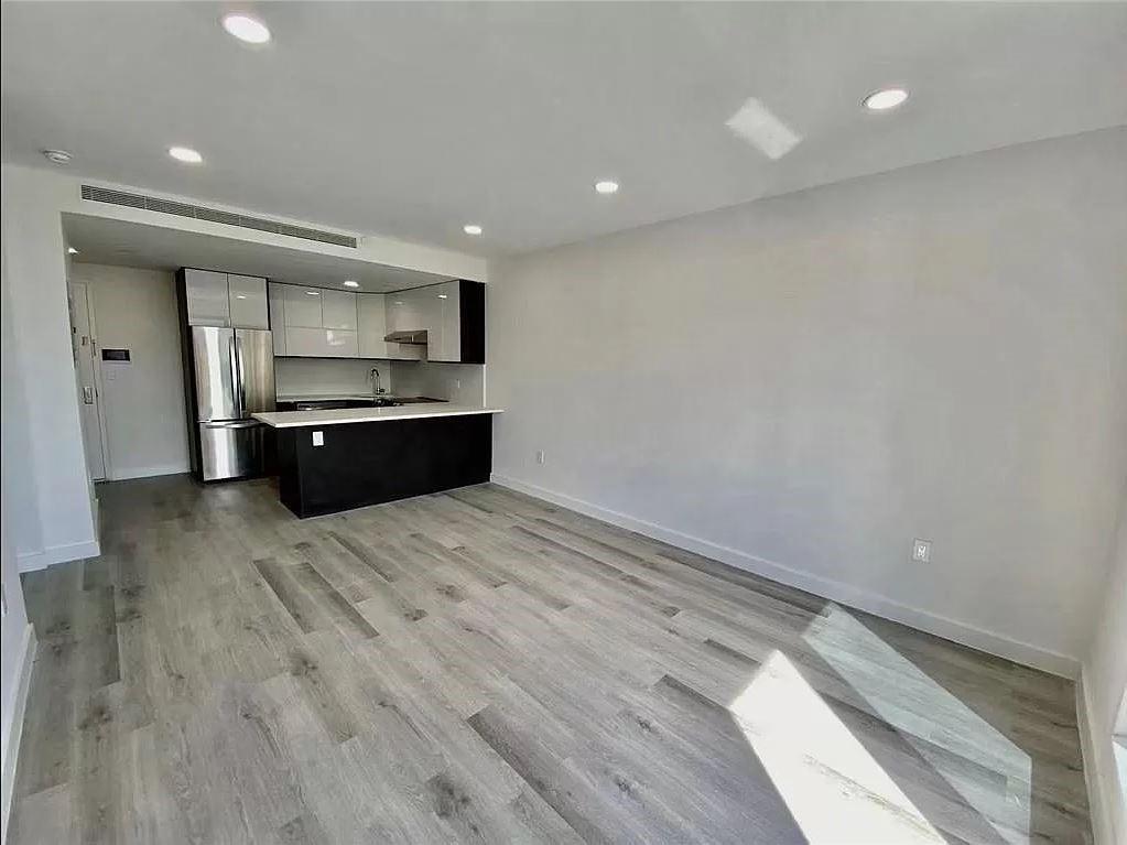 1238 63rd Street D246 Property Photo 3