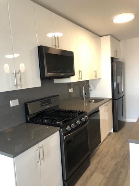 601 Surf Avenue 23j Property Photo 3