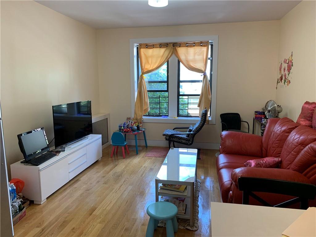 1912 Avenue H 2b Property Photo 3