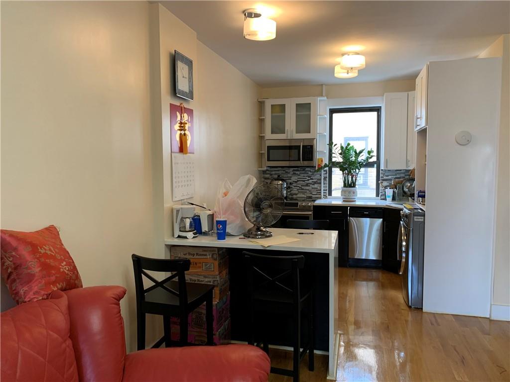 1912 Avenue H 2b Property Photo 4