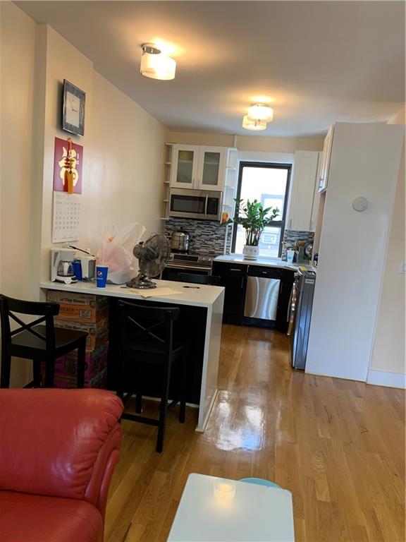 1912 Avenue H 2b Property Photo 5