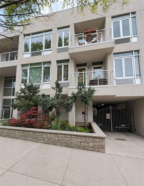282 21st Street 2C Property Photo 1