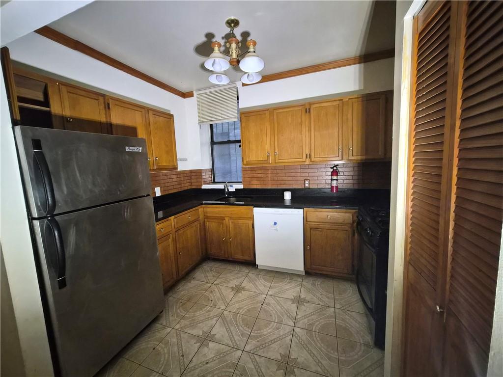 1500 Bedford Avenue 1e Property Photo 4