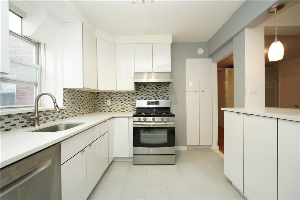 2260 Benson Avenue 6A Property Photo 1