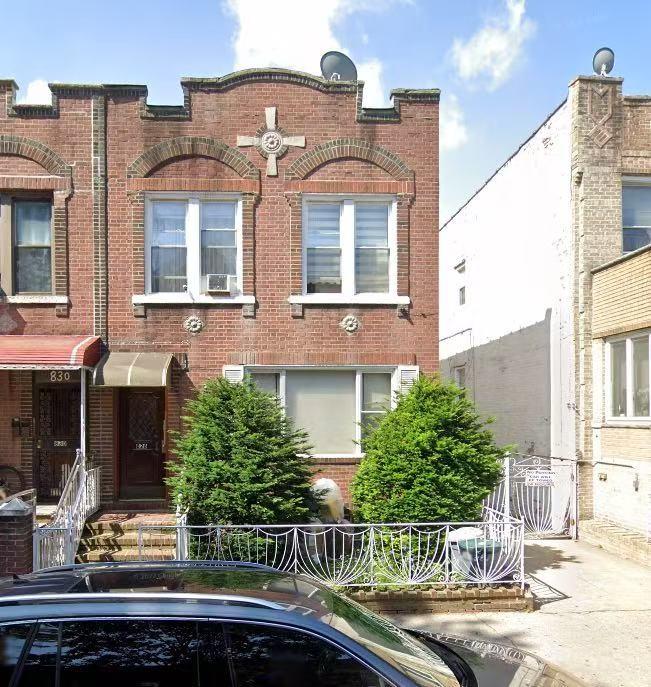 826 59th Street Property Photo 1