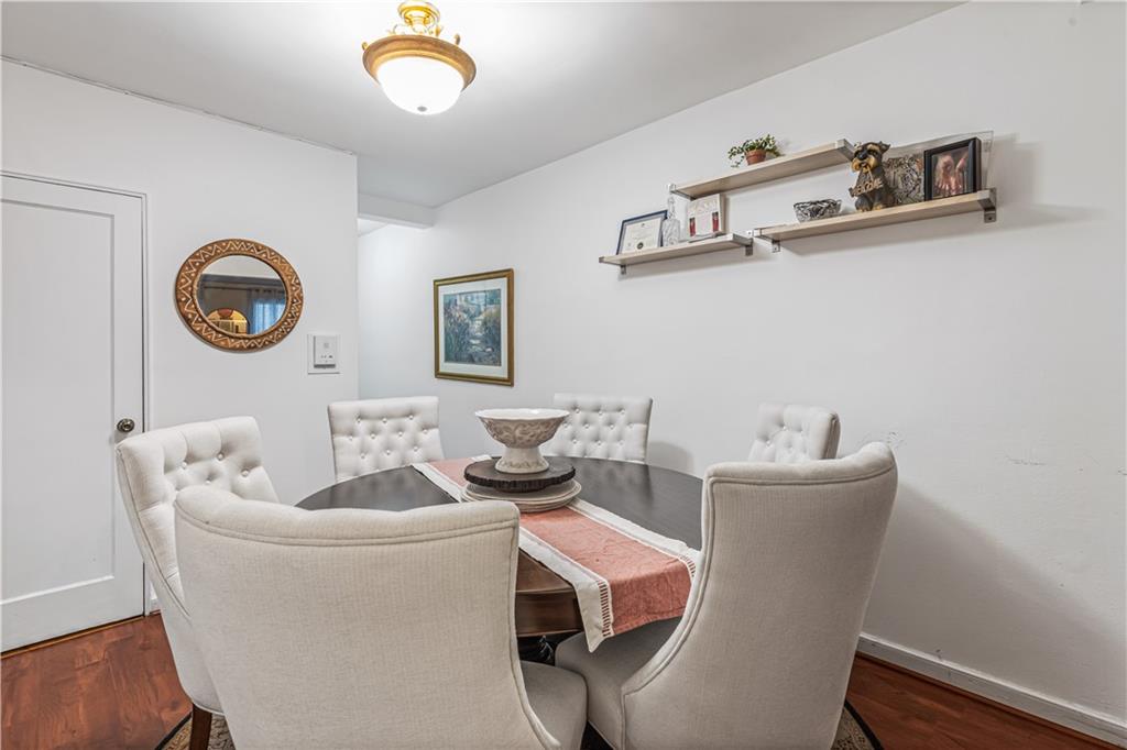 2229 Knapp Street 1h Property Photo 5