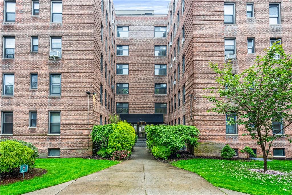 2229 Knapp Street 1h Property Photo 19