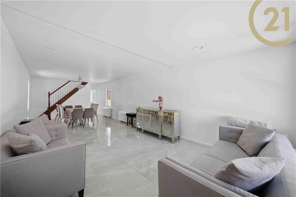 1819 West 3rd Street Property Photo 3