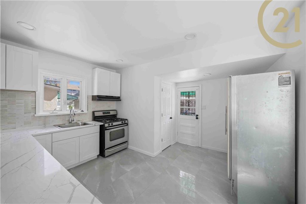 1819 West 3rd Street Property Photo 9
