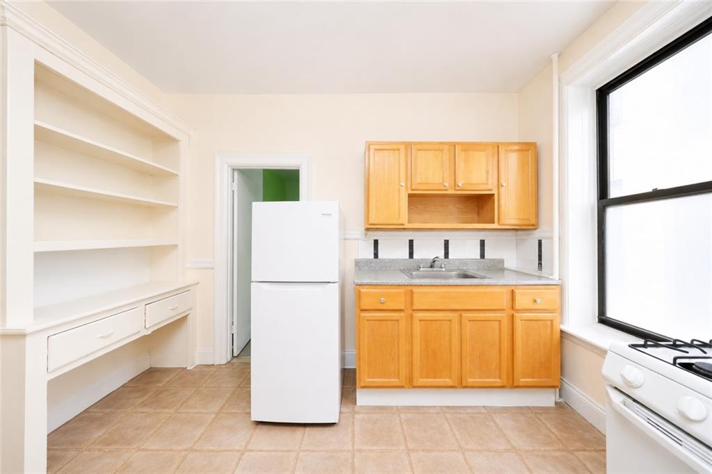 7127 5th Avenue Property Photo 8