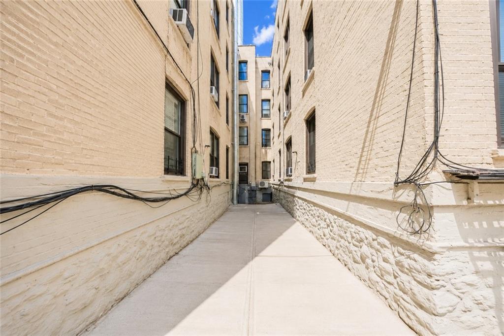7127 5th Avenue Property Photo 11