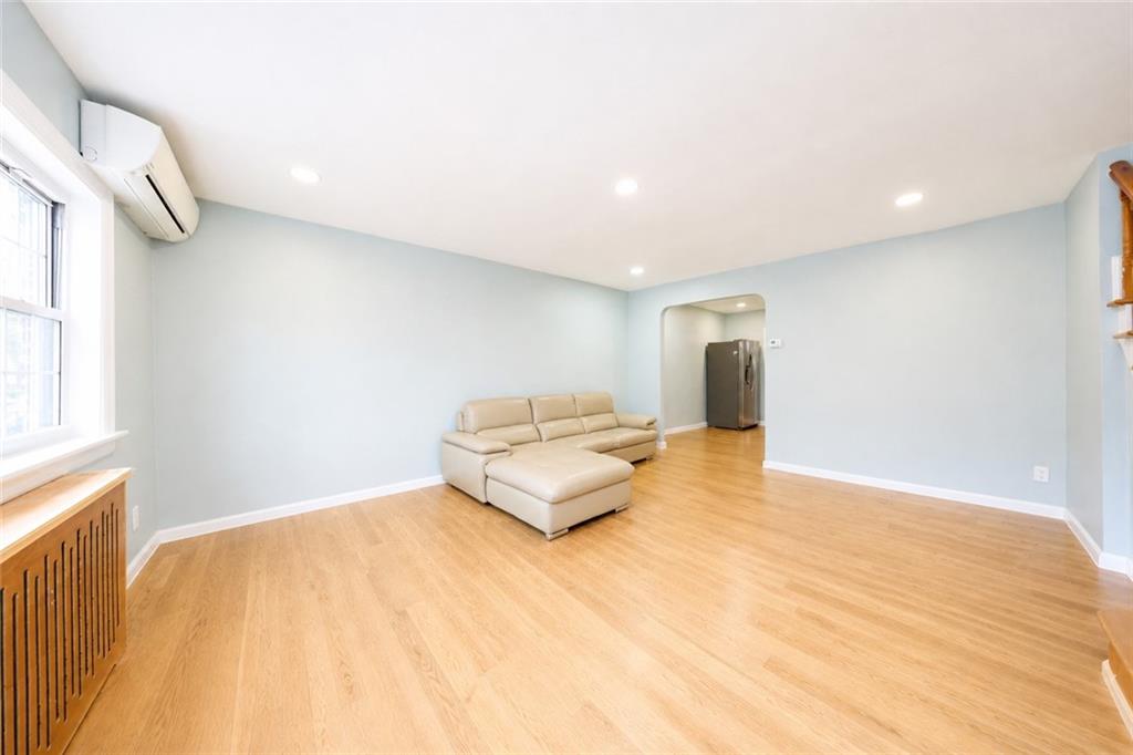 152 Bay 40th Street Property Photo 7