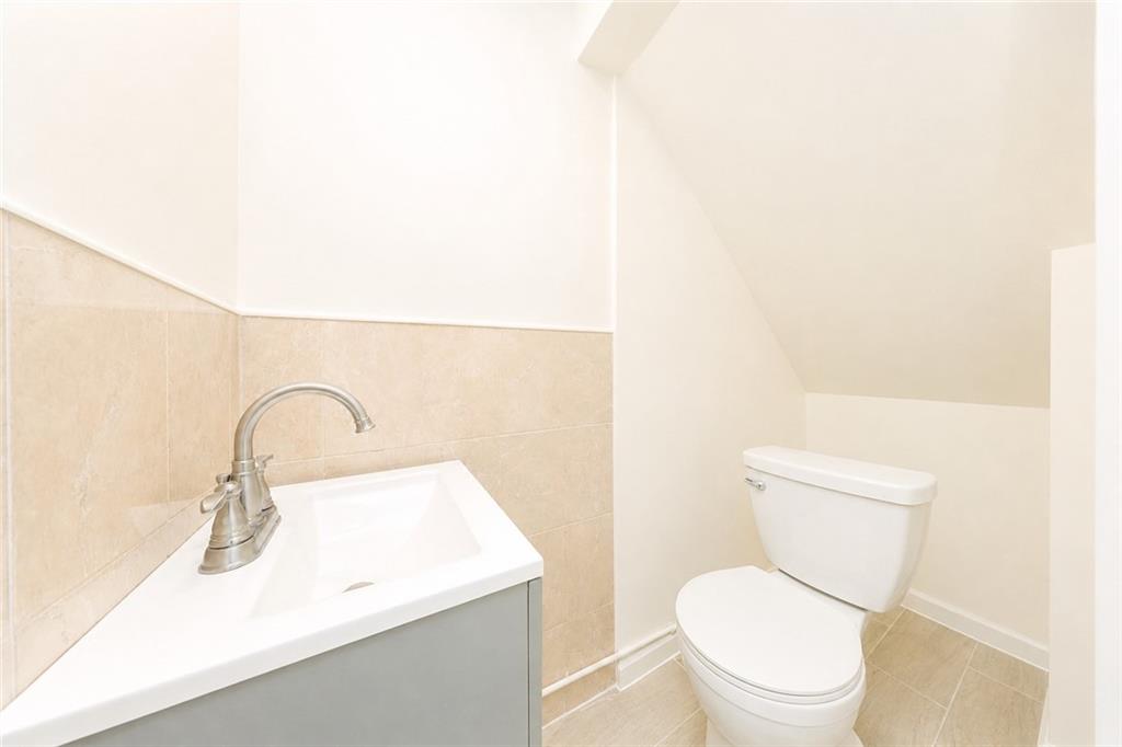 152 Bay 40th Street Property Photo 16