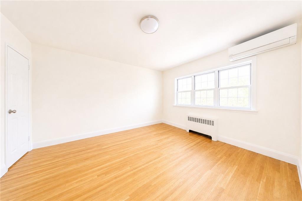 152 Bay 40th Street Property Photo 17