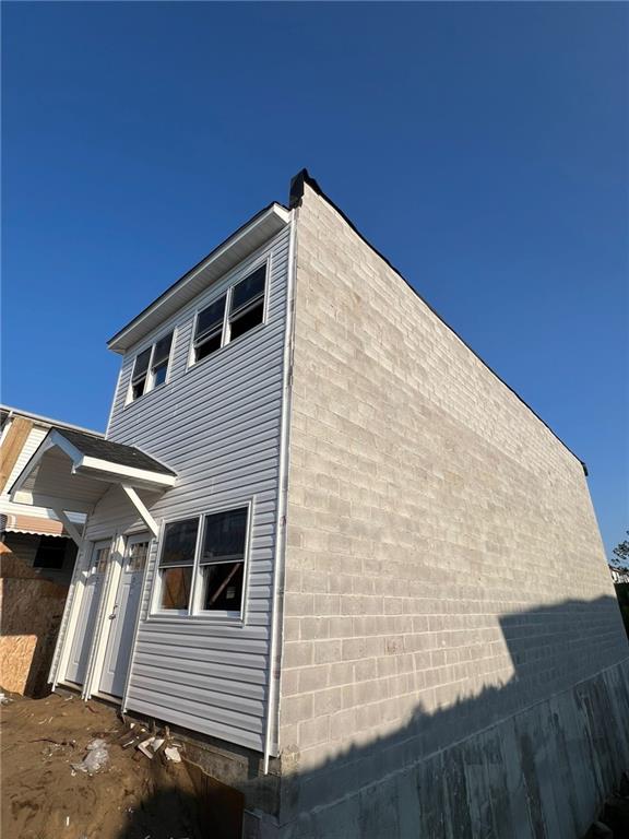1472 Blake Avenue Property Photo 3
