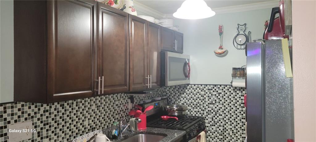 913 Euclid Avenue Property Photo 9