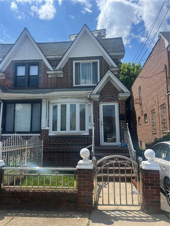 494 East 53rd Street Property Photo 1