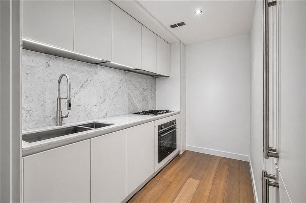 60 South 8th Street 638 Property Photo 14