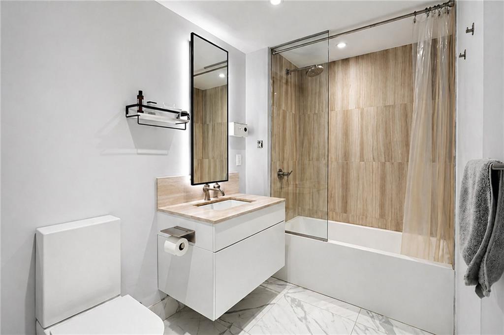 60 South 8th Street 638 Property Photo 16